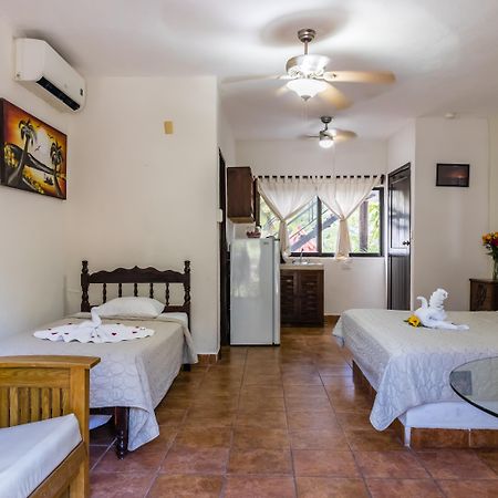 Moonshine Hotel Playa del Carmen Bagian luar foto