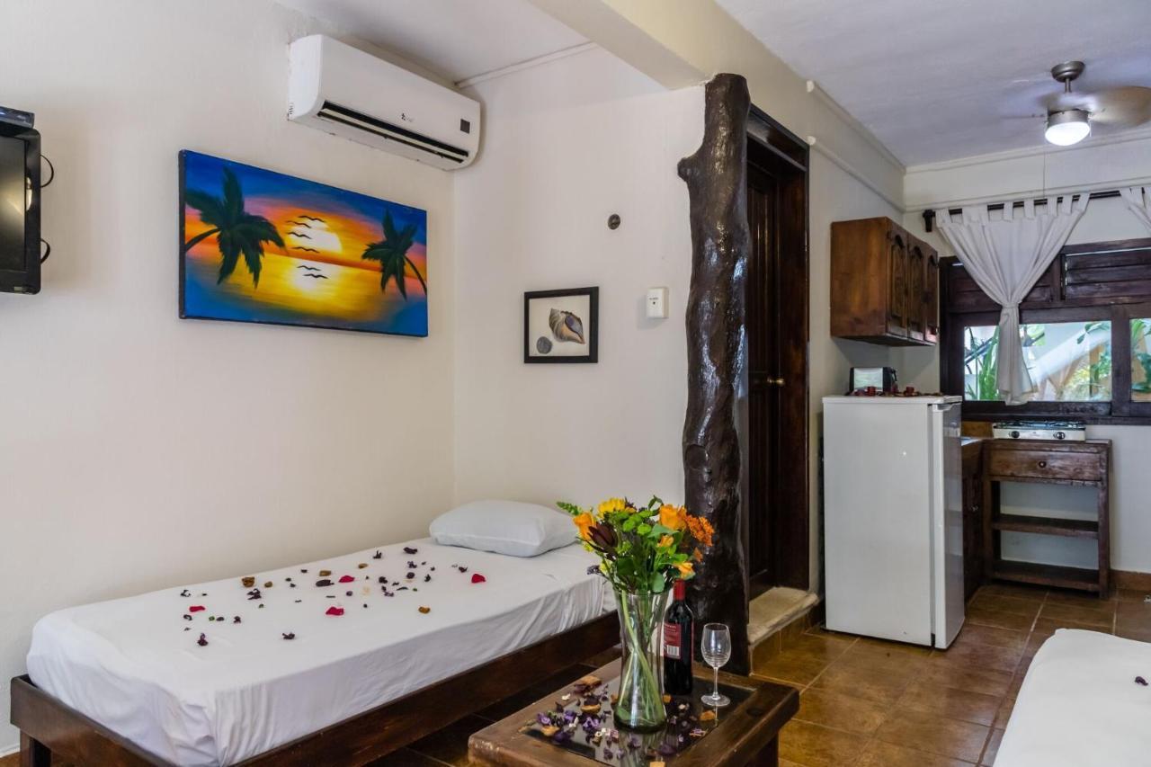 Moonshine Hotel Playa del Carmen Bagian luar foto