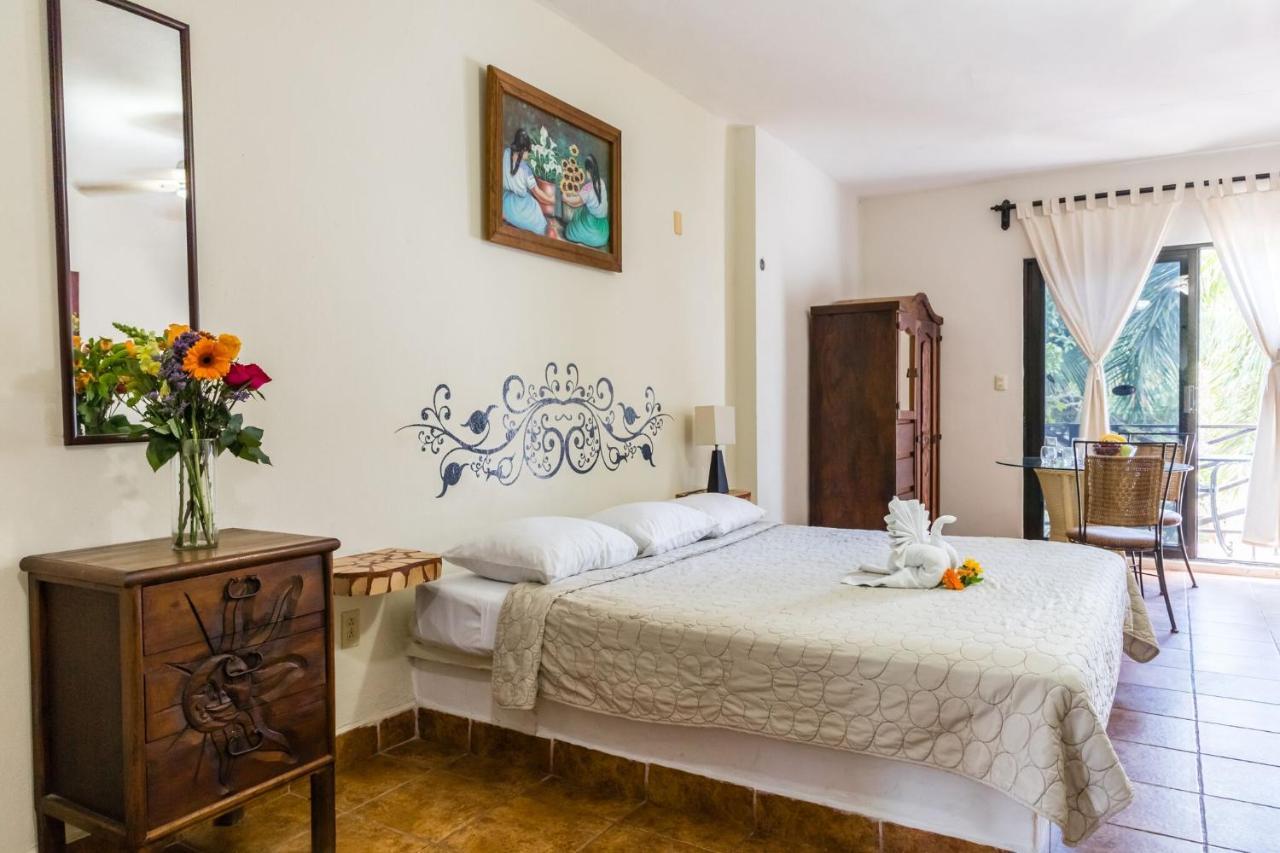 Moonshine Hotel Playa del Carmen Bagian luar foto