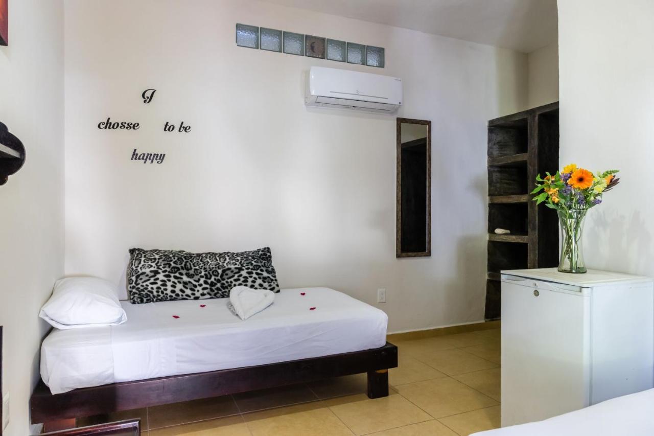 Moonshine Hotel Playa del Carmen Bagian luar foto