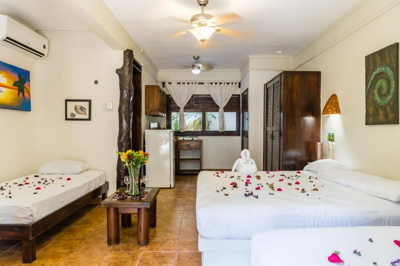 Moonshine Hotel Playa del Carmen Bagian luar foto