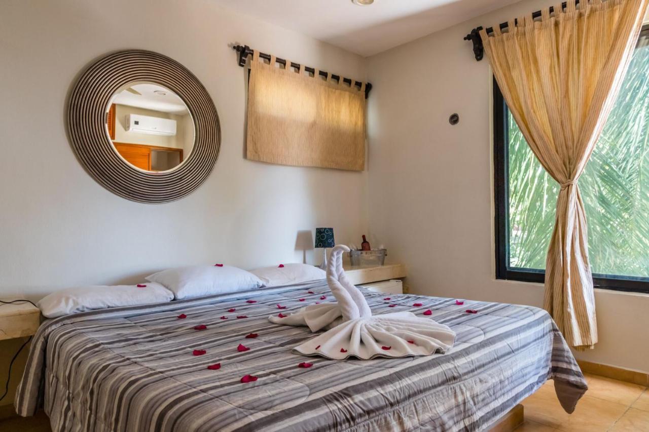 Moonshine Hotel Playa del Carmen Bagian luar foto