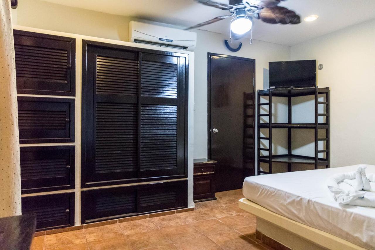 Moonshine Hotel Playa del Carmen Bagian luar foto